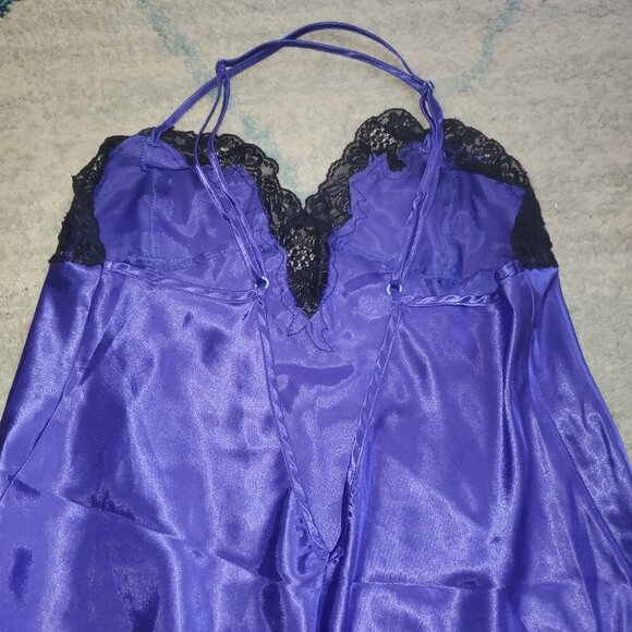 Frederick's of Hollywood Deep Purple Silky Feel Nighty || Medium EUC - Picture 7 of 12